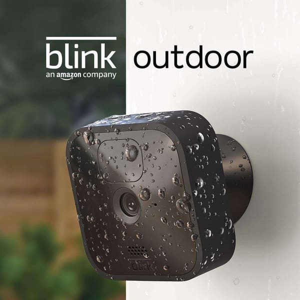 Blink Outdoor, Videocamera di sicurezza in HD, senza fili, resistente alle intemperie, batteria autonomia 2 anni, rilevazione movimento, compatibile con Alexa | 2 videocamere